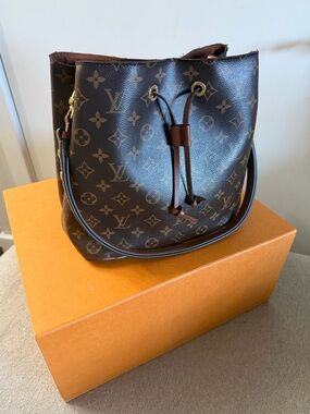 Louis Vuitton NèoNoé Monogram Drawstring Shoulder Bag in Caramel